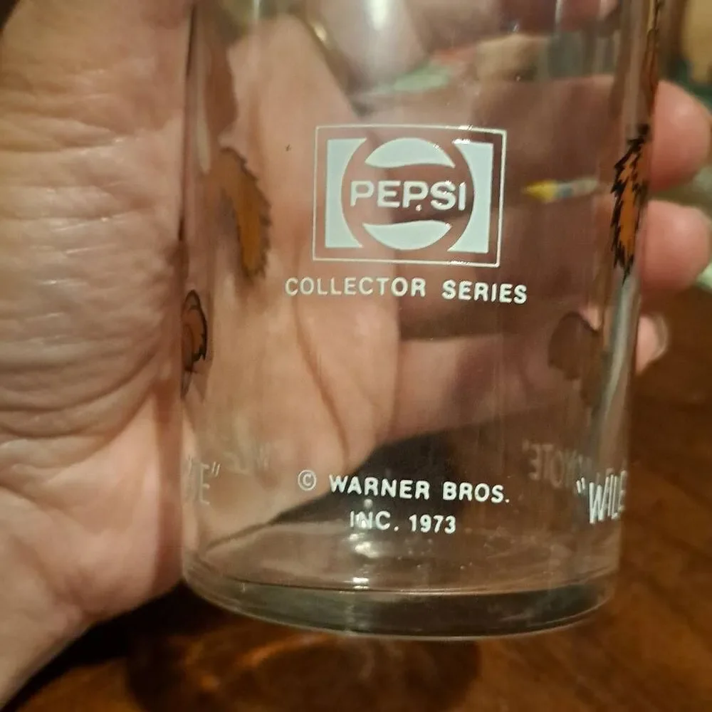 Vintage 1973 Pepsi Looney Tunes Collector Glasses Set of 7 Warner Bros